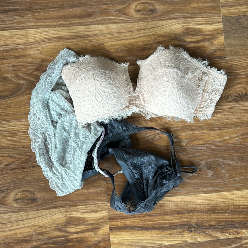 VICTORIA SECRET BRA BUNDLE